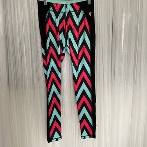 YAS Chevron & Mesh leggings